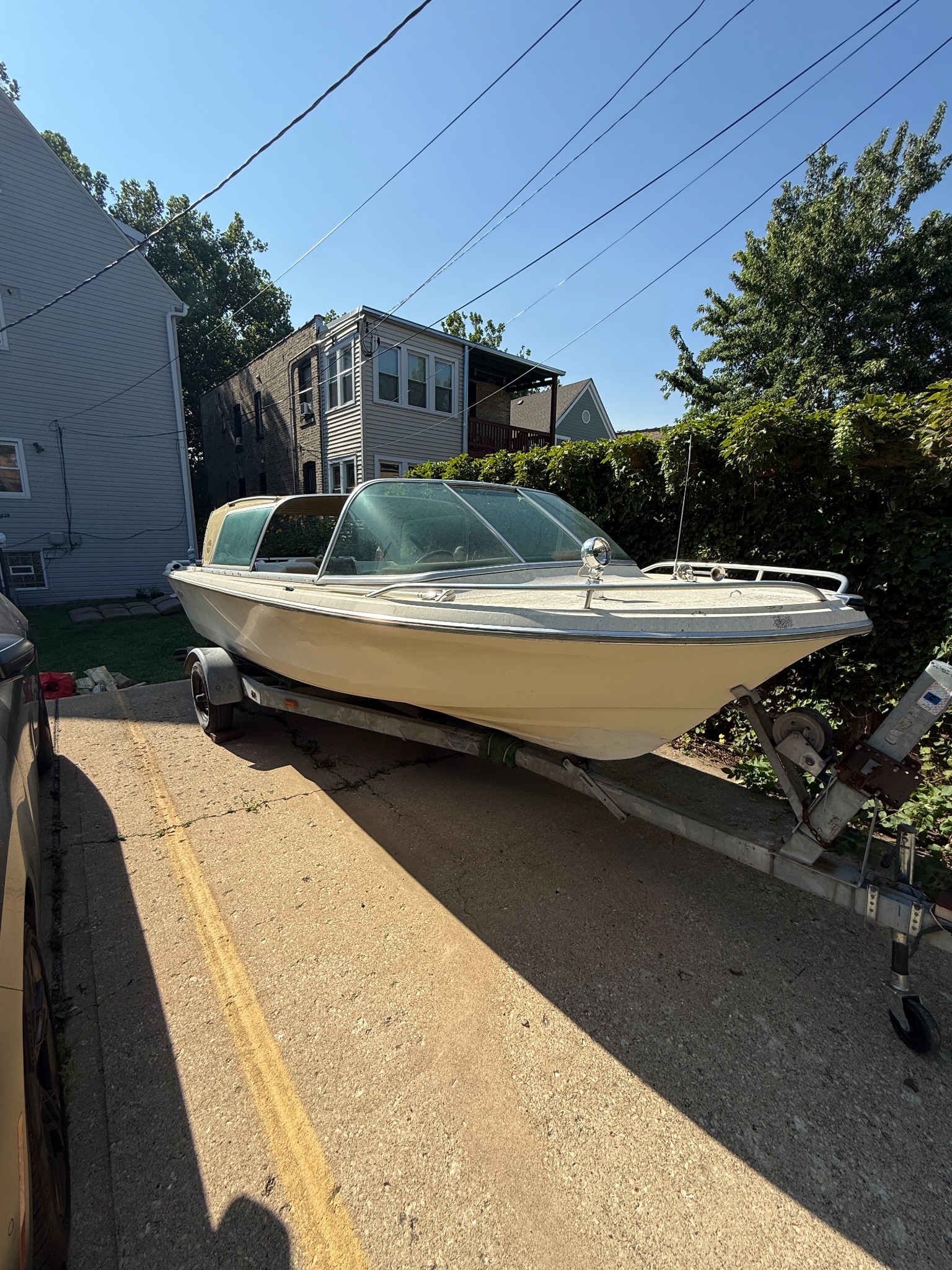 Decanter vintage AristoCraft on its trailer in Chicago